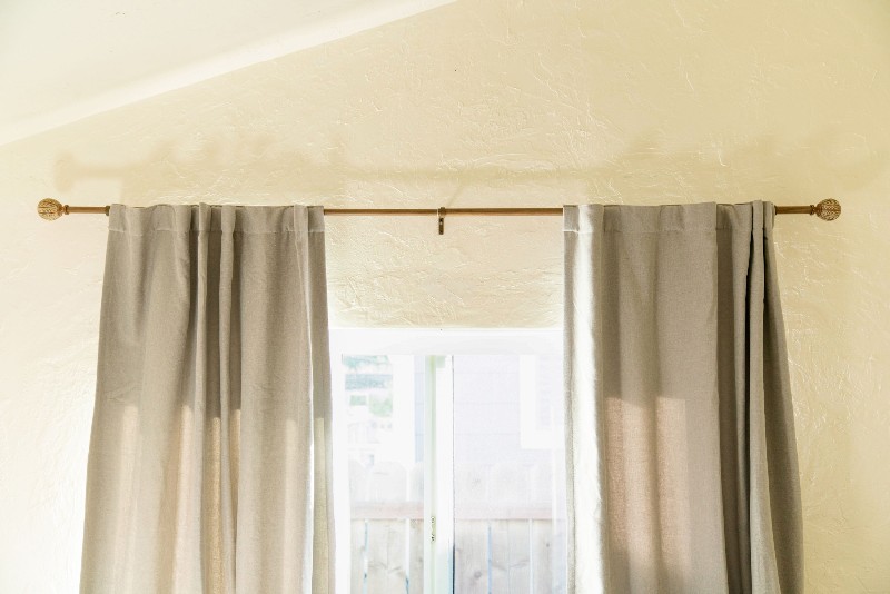What are the latest trends in curtains installation?